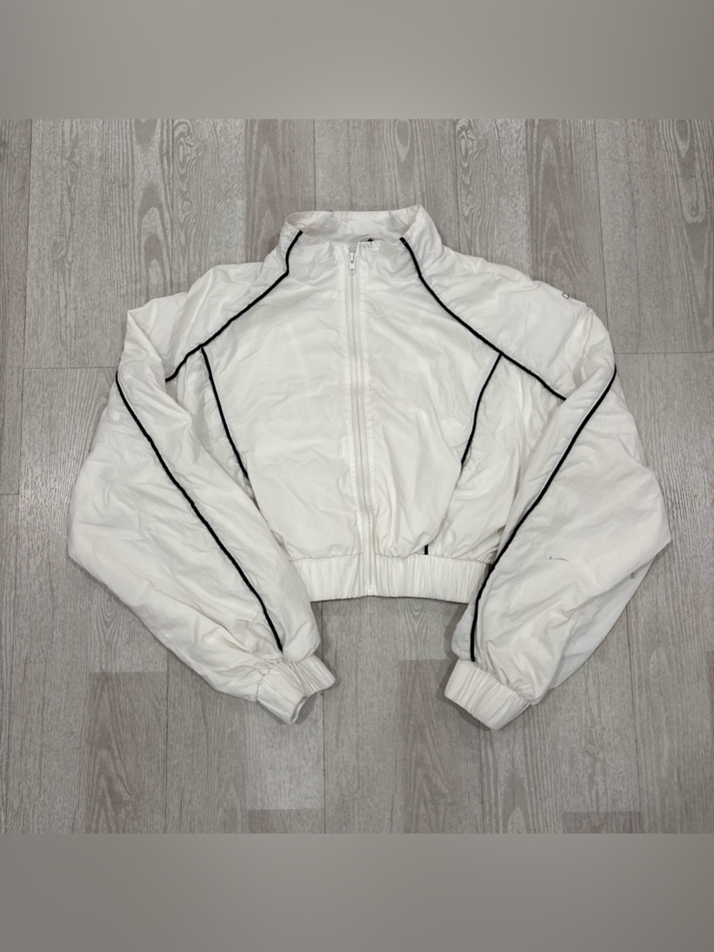 Alo Yoga Cropped Nylon Track Jacket (White / Black Piping) Size S